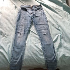 Bullhead skinny jeans size 5!